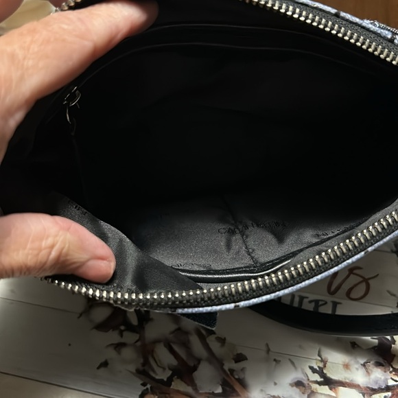 Calvin Klein cross body - Picture 6 of 14